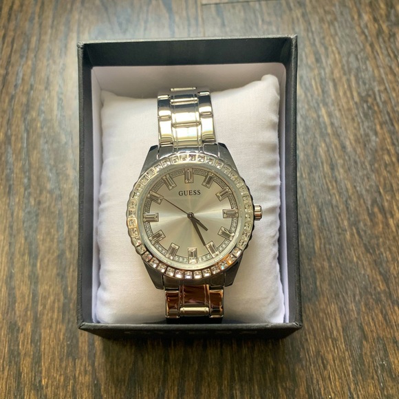 GUESS Watch - Picture 1 of 6